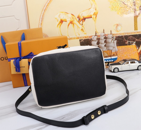 ルイヴィトンバッグ内部構造